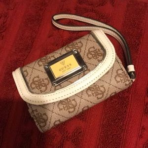 💥💥GUESS Phone Wrist Wallet💥💥
